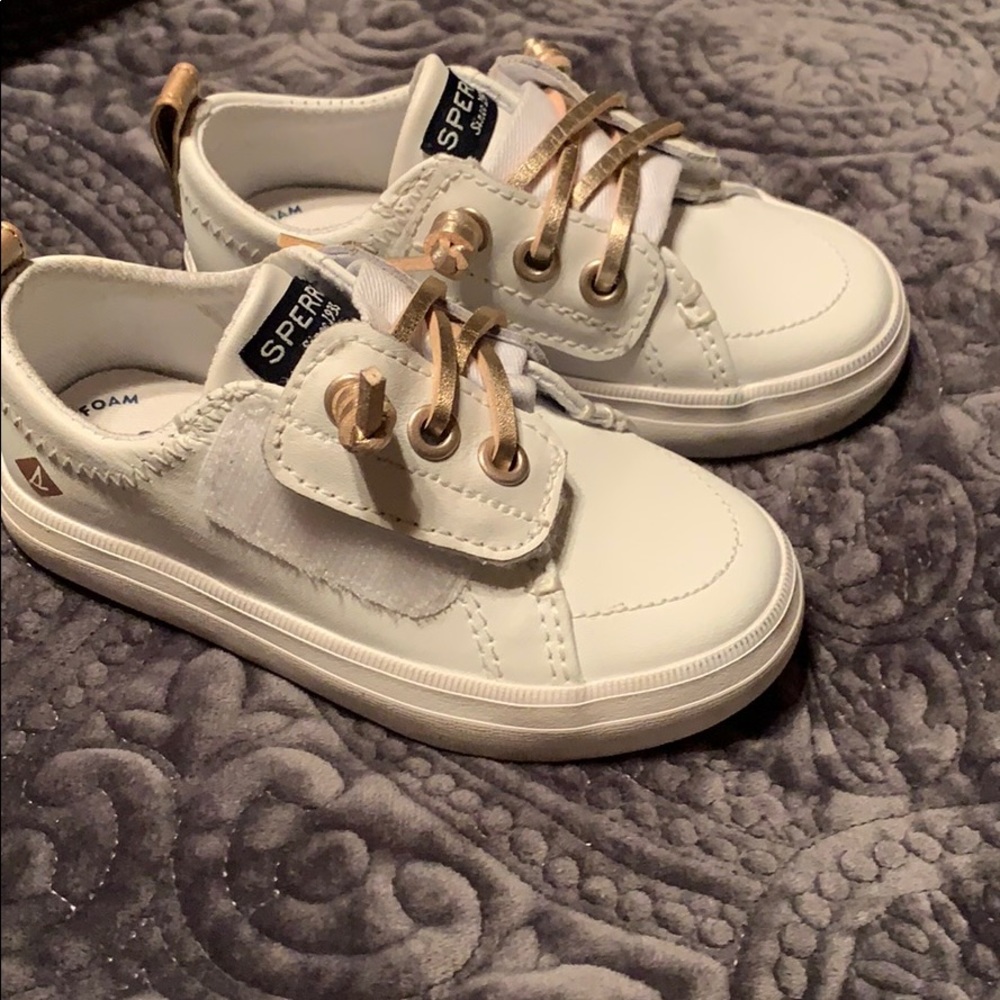 Sperry toddler size 6
